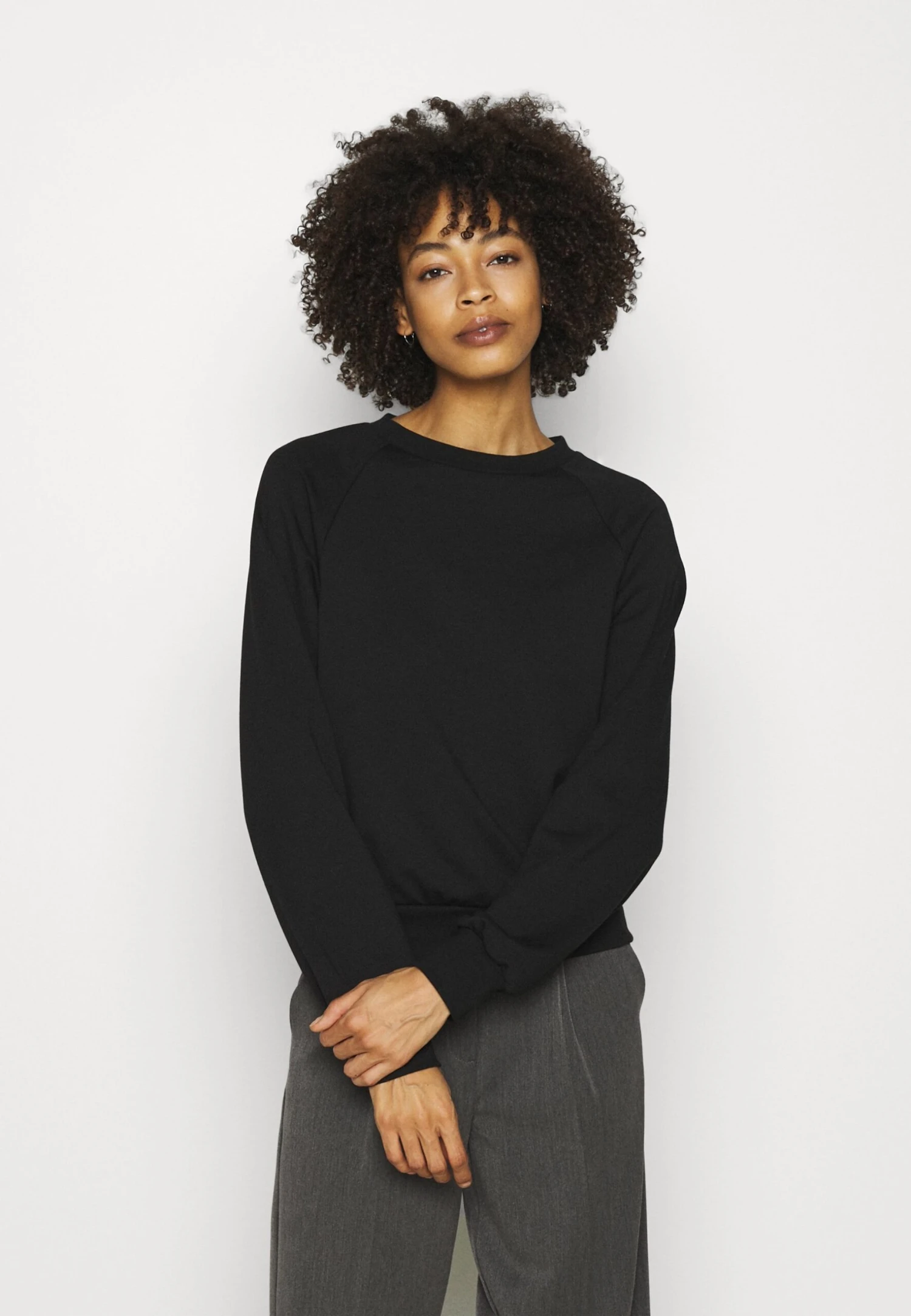 Anna Field Basic Clean Crew Neck Sweatshirt - Sweatshirt - Black 1 Anna Field Basic Clean Crew Neck Sweatshirt - Sweatshirt - Black