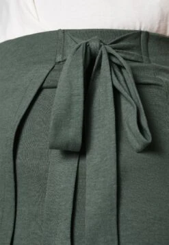 Anna Field Basic Wrap Over Midi Skirt - Jupe Trapèze - Light Green 13 Anna Field Basic Wrap Over Midi Skirt - Jupe Trapèze - Light Green -Anna Field Soldes Boutique 171a2079f44848fe88272f7a0793ac84