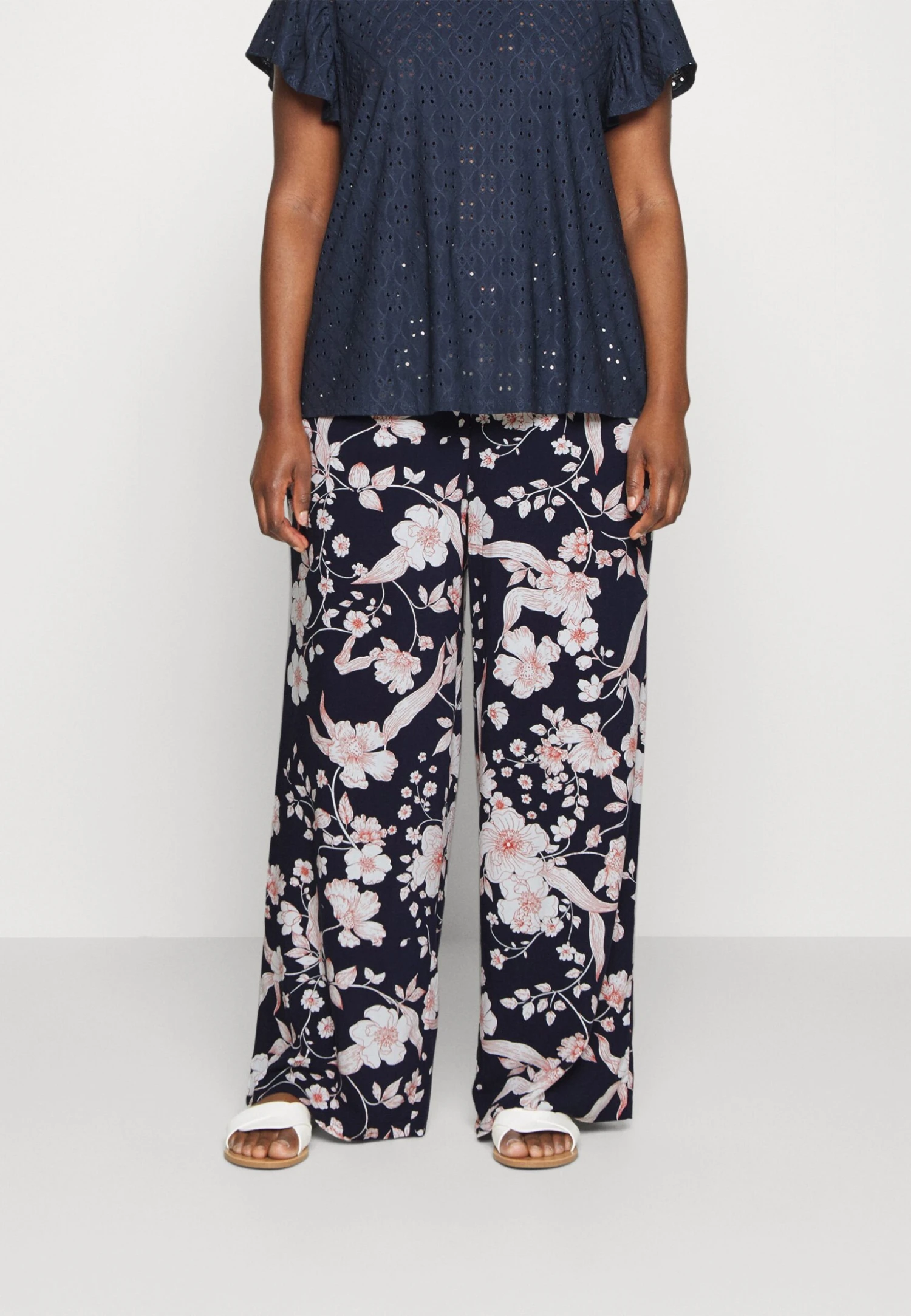 Pantalon Classique - Multi-Coloured/Off-White 1 Pantalon Classique - Multi-Coloured/Off-White