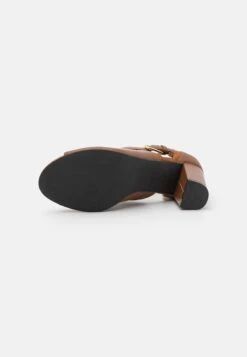 Anna Field Leather - Sandales Classiques / Spartiates - Cognac -Anna Field Soldes Boutique 1f6a2f6ff19e4d74bb3ca5506bba5cab