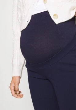 Maternity Business Flare - Pantalon De Survêtement - Dark Blue 9 Maternity Business Flare - Pantalon De Survêtement - Dark Blue -Anna Field Soldes Boutique 2705899773b14ca8aeb7db21983dc69e