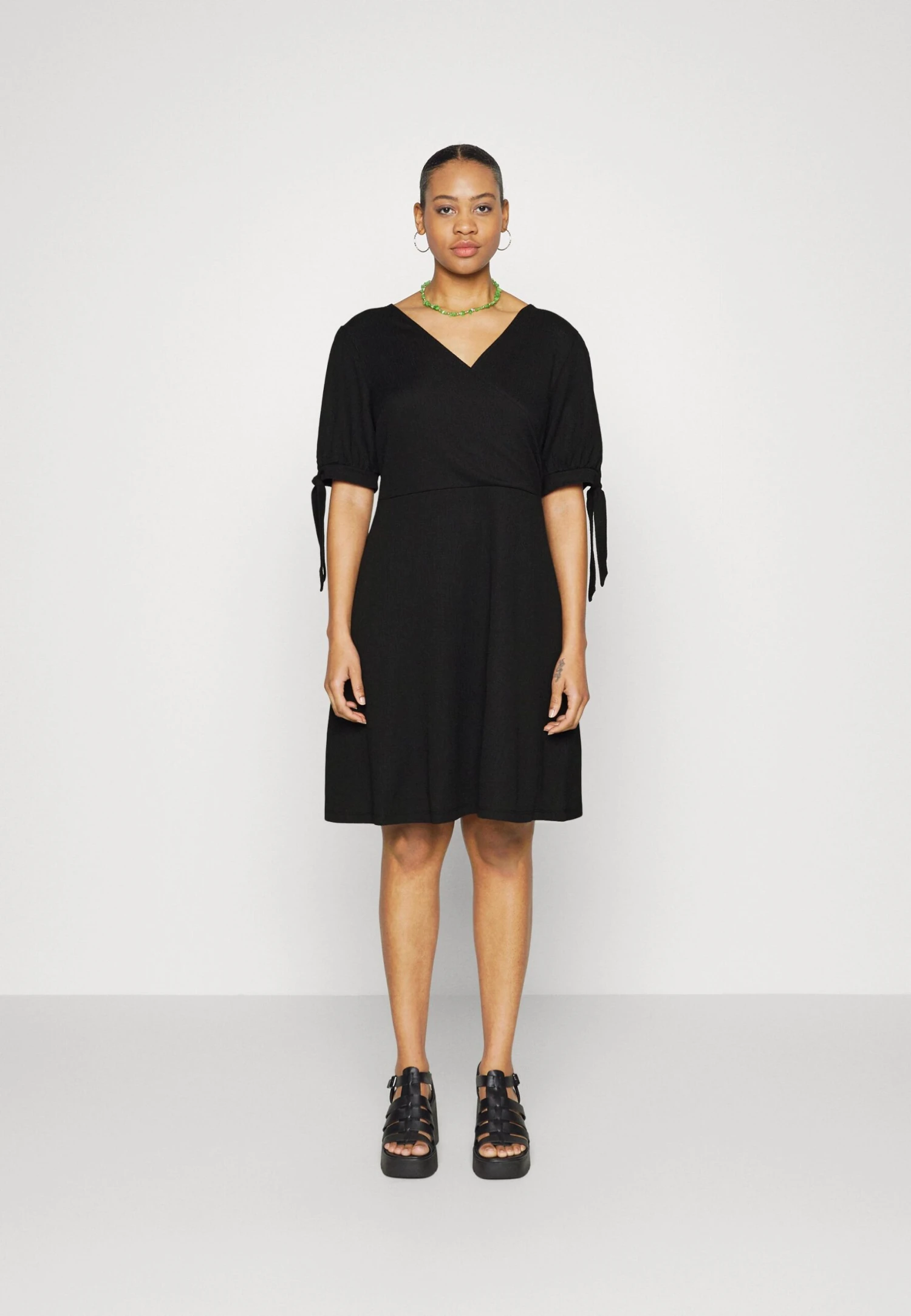 Robe De Jour - Black 1 Robe De Jour - Black