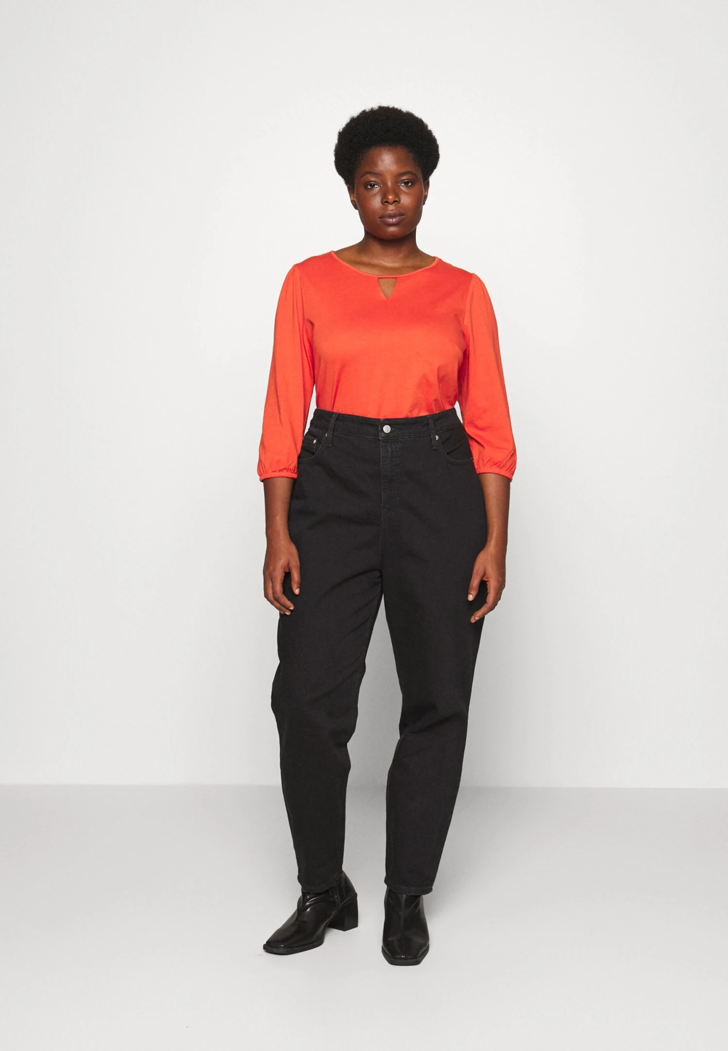 T-Shirt À Manches Longues - Red 2 T-Shirt À Manches Longues - Red – Image 2