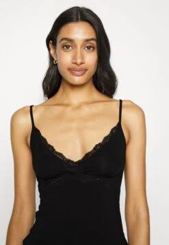 Anna Field 2 Pack - Chemise De Nuit / Nuisette - Black/Grey 11 Anna Field 2 Pack - Chemise De Nuit / Nuisette - Black/Grey -Anna Field Soldes Boutique 3889161635964fb39b8492ba5a301320