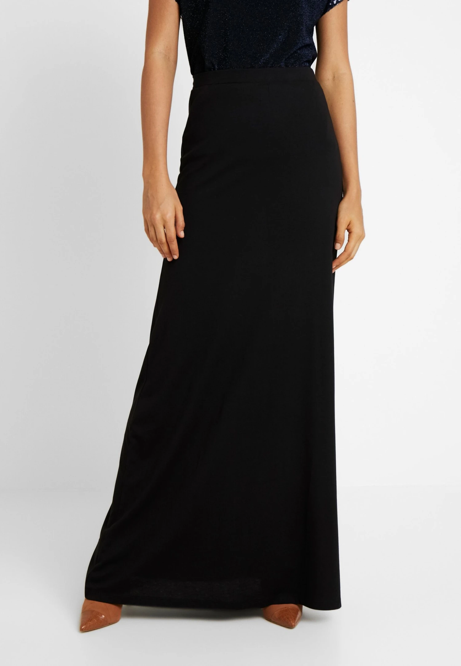 Jupe Longue - Black 1 Jupe Longue - Black