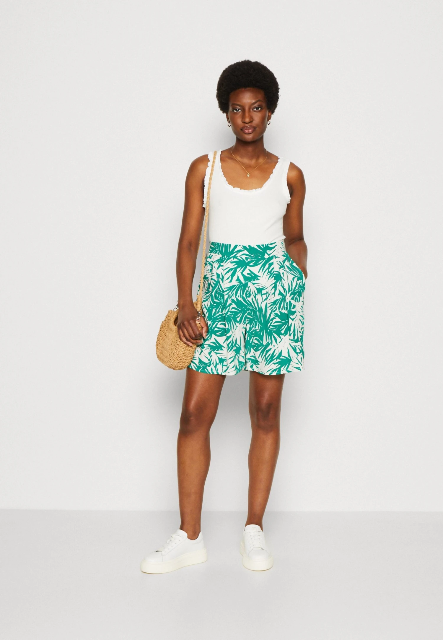 Anna Field Short - Green/Off White 2 Anna Field Short - Green/Off White – Image 2