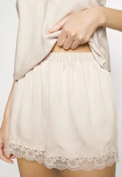 Anna Field Chemise De Nuit / Nuisette - Off-White 13 Anna Field Chemise De Nuit / Nuisette - Off-White -Anna Field Soldes Boutique 68644b8afb0444c88fec33a4c196387c