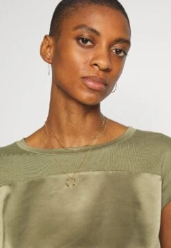 Anna Field T-Shirt Imprimé - Martini Olive -Anna Field Soldes Boutique 6bf65d6a29eb45b498b0b0a3257886db