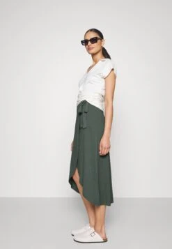 Anna Field Basic Wrap Over Midi Skirt - Jupe Trapèze - Light Green 10 Anna Field Basic Wrap Over Midi Skirt - Jupe Trapèze - Light Green -Anna Field Soldes Boutique 6f67b13ae5f545ada2a3aa5b5f746f2e