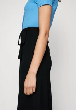 Anna Field Basic Wrap Over Midi Skirt - Jupe Trapèze - Black -Anna Field Soldes Boutique 803d7cd6783d444c9f967014797606fc