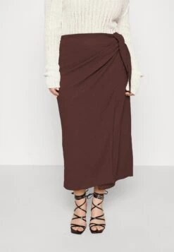 Curvy Textured Sarong Midi Skirt - Jupe Portefeuille - Brown