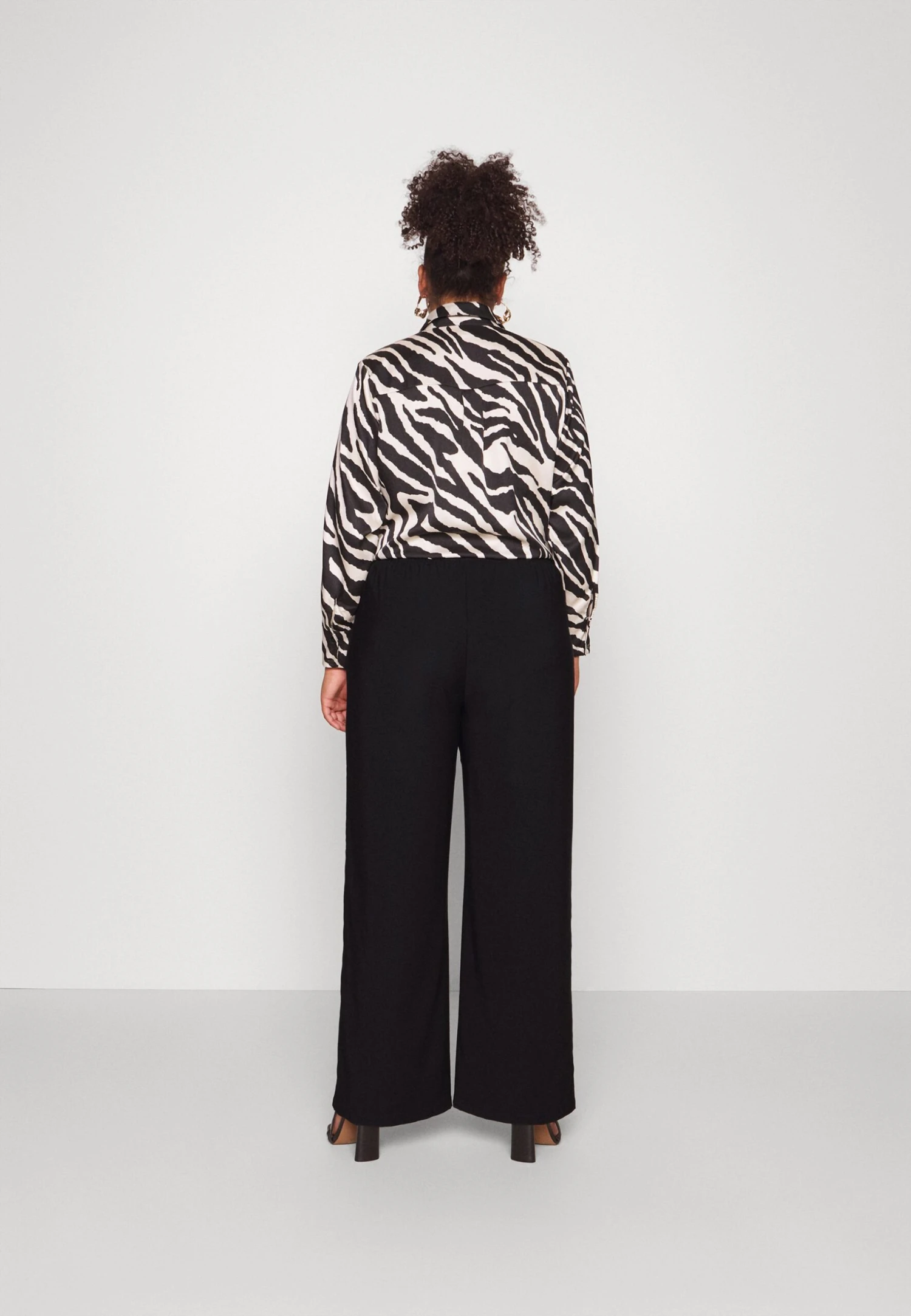 Wide Leg Pant - Pantalon Classique - Black 3 Wide Leg Pant - Pantalon Classique - Black – Image 3