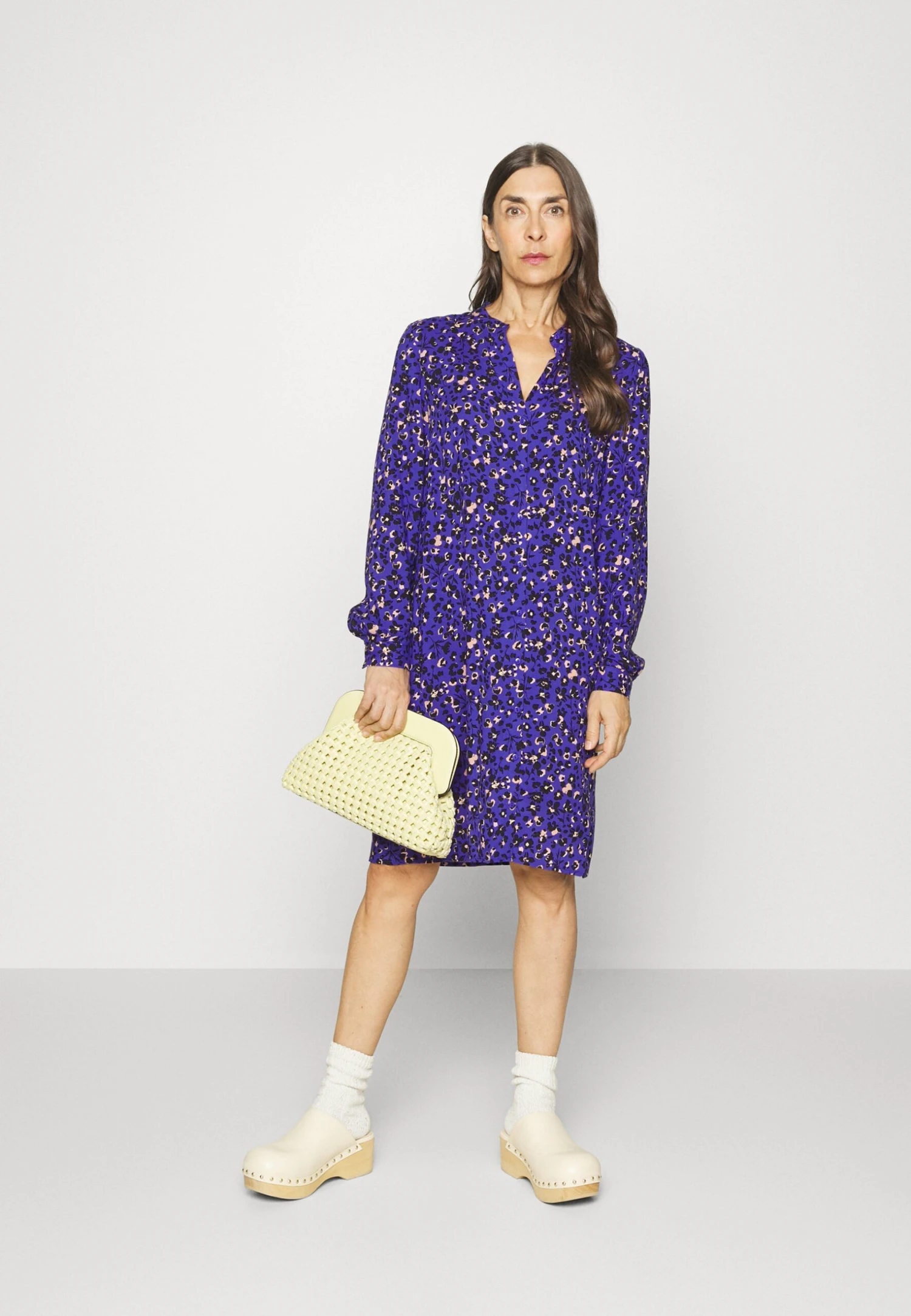 Anna Field Robe Chemise - Blue/Pink/Multi-Coloured 2 Anna Field Robe Chemise - Blue/Pink/Multi-Coloured – Image 2