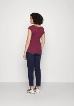 Maternity Baby Doll Nursing Tee - T-Shirt Imprimé - Dark Red 9 Maternity Baby Doll Nursing Tee - T-Shirt Imprimé - Dark Red -Anna Field Soldes Boutique a9dbe8f5e3894d679c204cac5e0d40bc