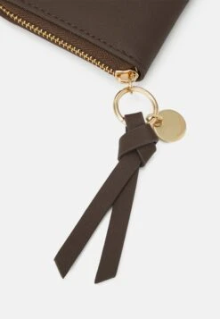 Anna Field Portefeuille - Taupe 7 Anna Field Portefeuille - Taupe -Anna Field Soldes Boutique ae085f76078e429bb466f33e5d9ff0eb