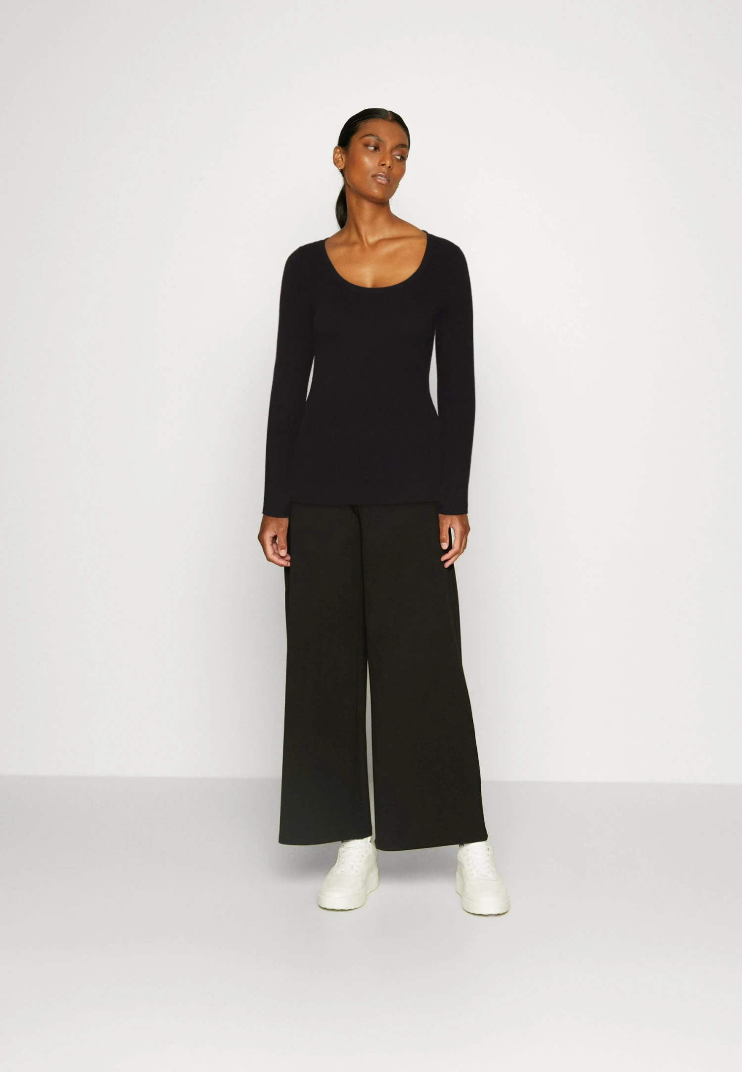 Anna Field Button Detail - Pullover - Black 2 Anna Field Button Detail - Pullover - Black – Image 2