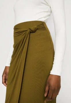 Anna Field Front Knot Midi Skirt - Jupe Crayon - Khaki 11 Anna Field Front Knot Midi Skirt - Jupe Crayon - Khaki -Anna Field Soldes Boutique d576750e077445fb85b1a7e2454a7d44