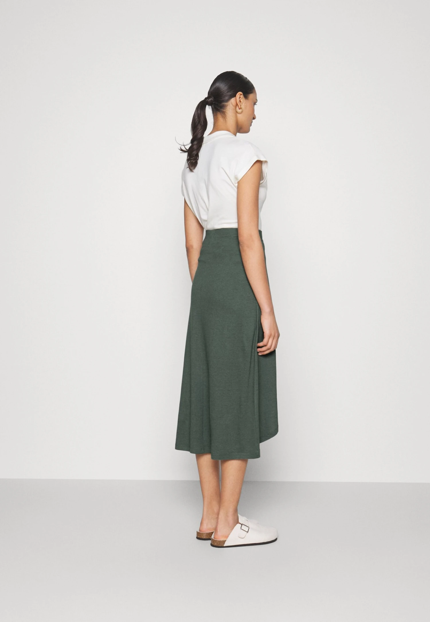 Anna Field Basic Wrap Over Midi Skirt - Jupe Trapèze - Light Green 3 Anna Field Basic Wrap Over Midi Skirt - Jupe Trapèze - Light Green – Image 3